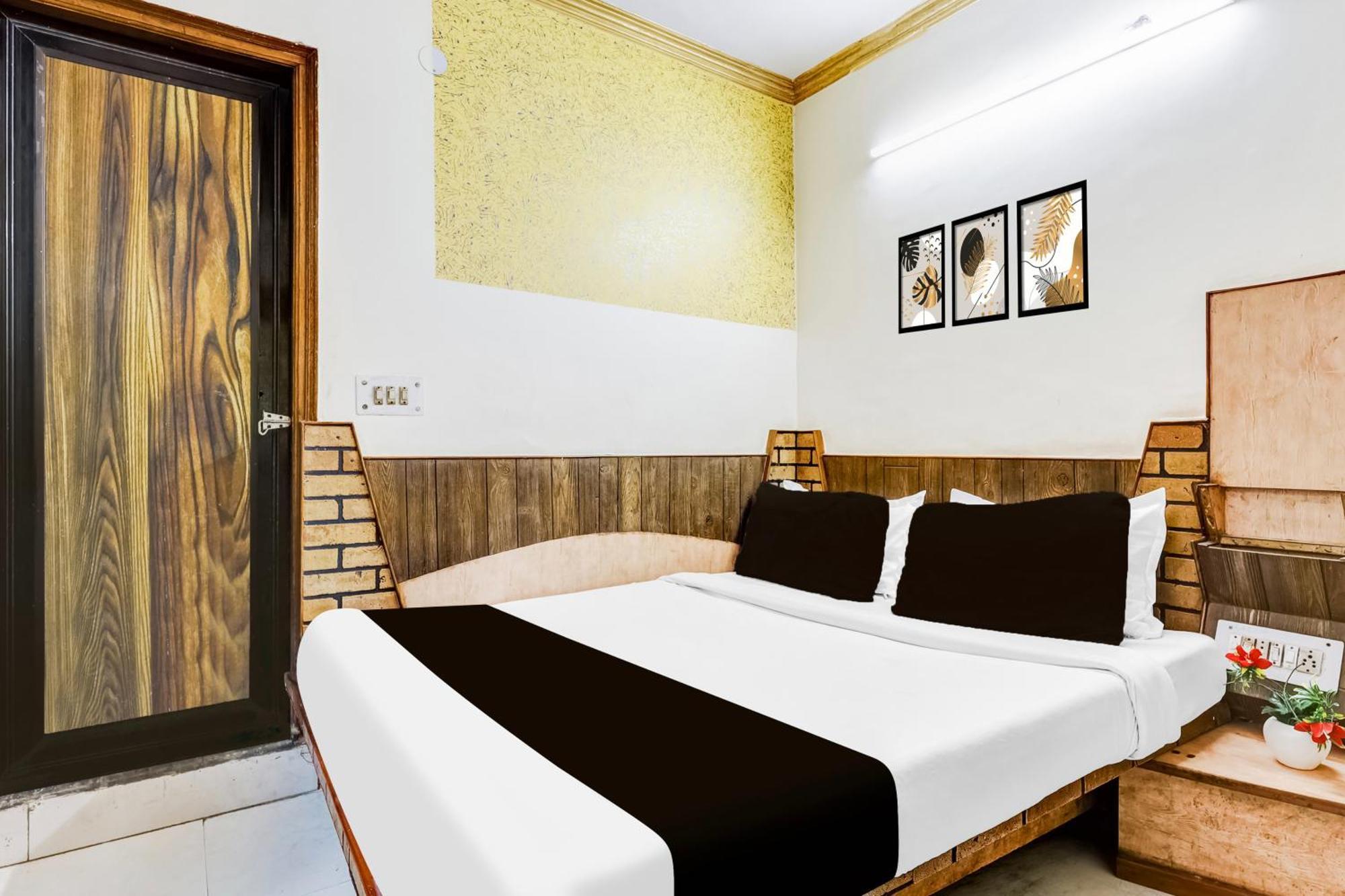Hotel Spot On Ricky Deluxe New Delhi