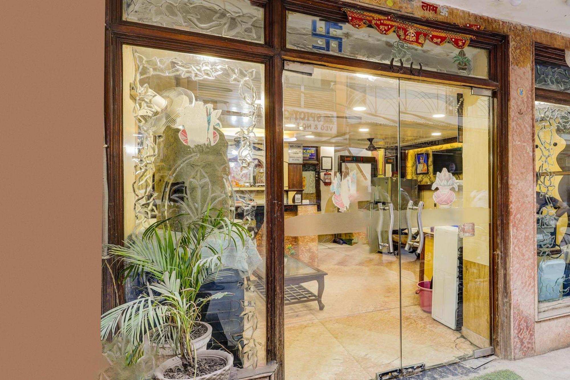 Spot On Ricky Deluxe 2* New Delhi
