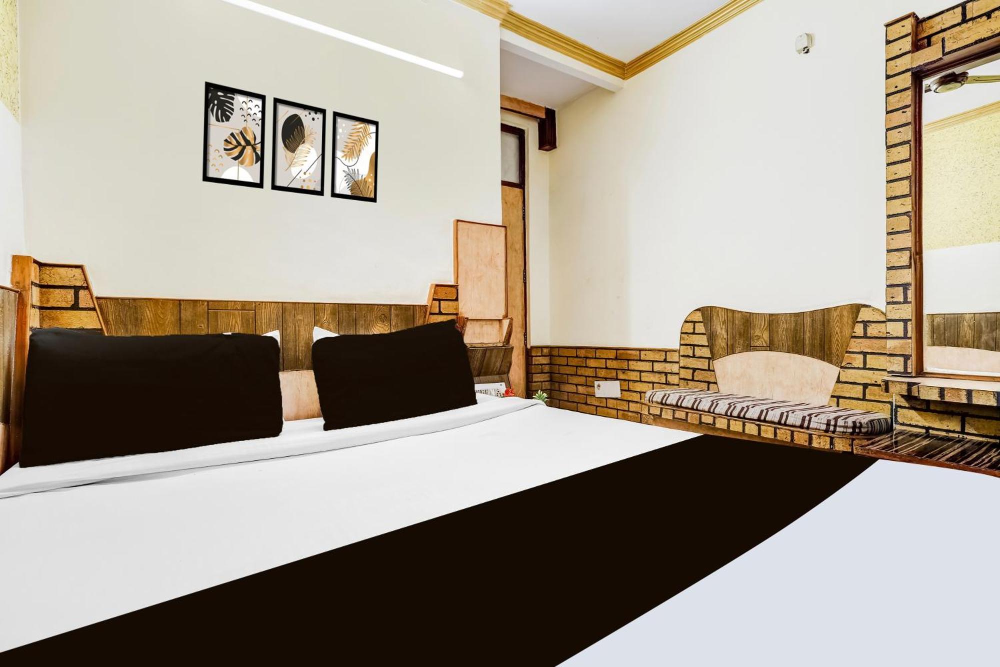Spot On Ricky Deluxe New Delhi